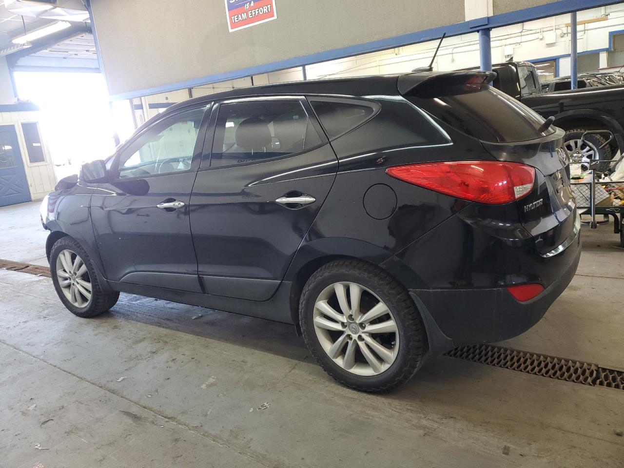 2013 Hyundai Tucson - Image 2