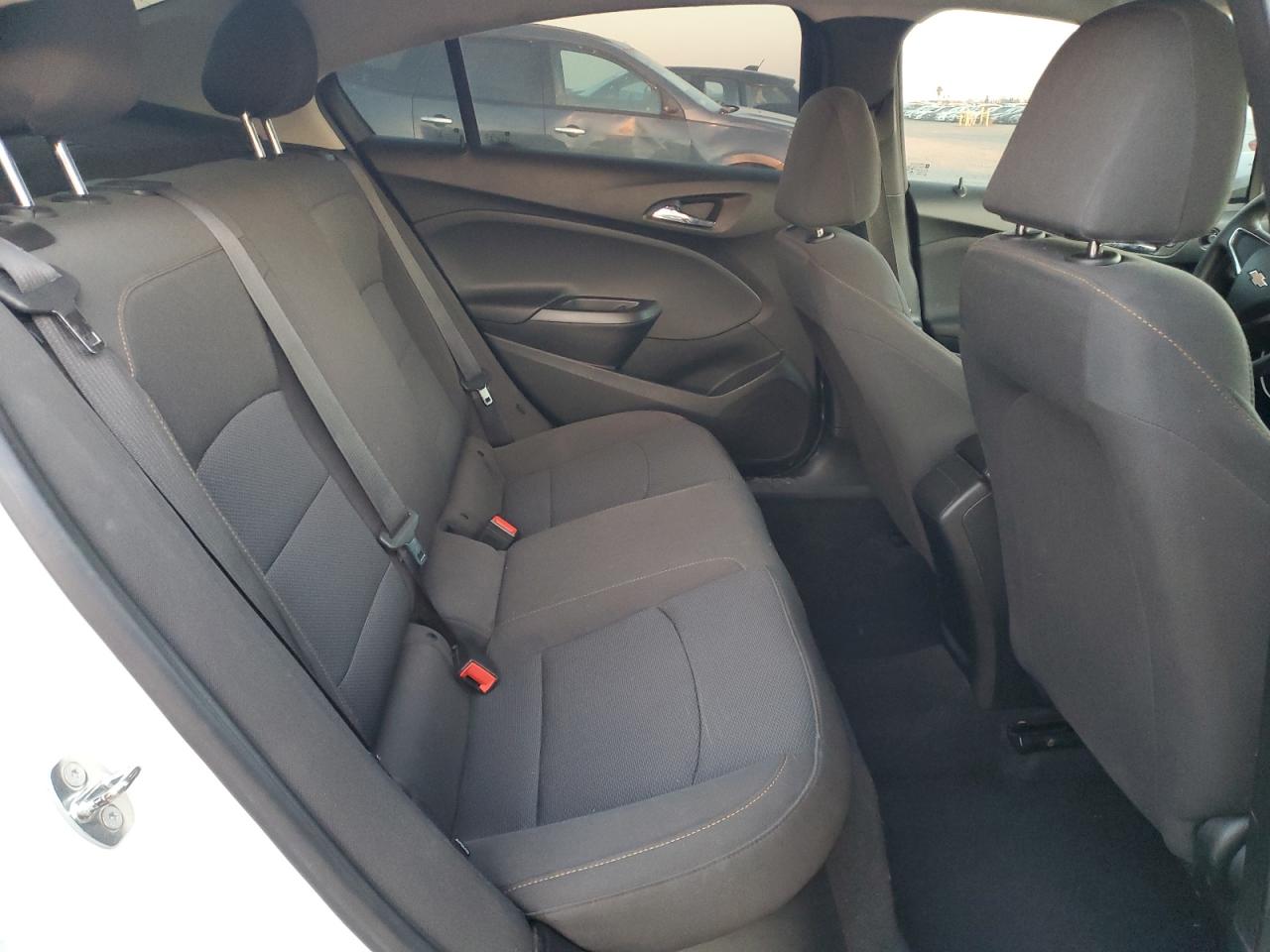 2018 Chevrolet Cruze - Image 10