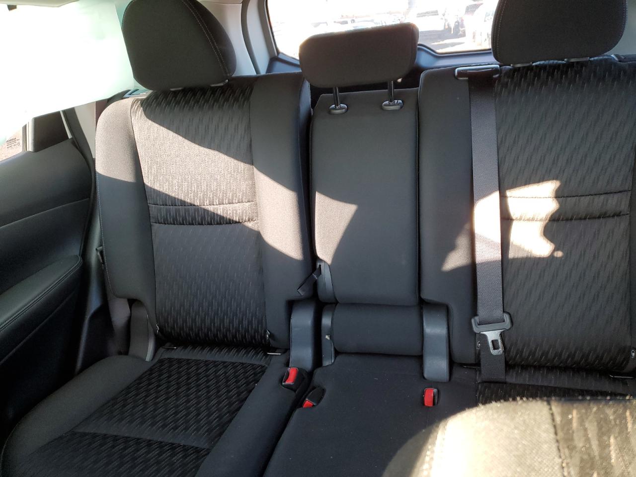2020 Nissan Rogue - Image 10