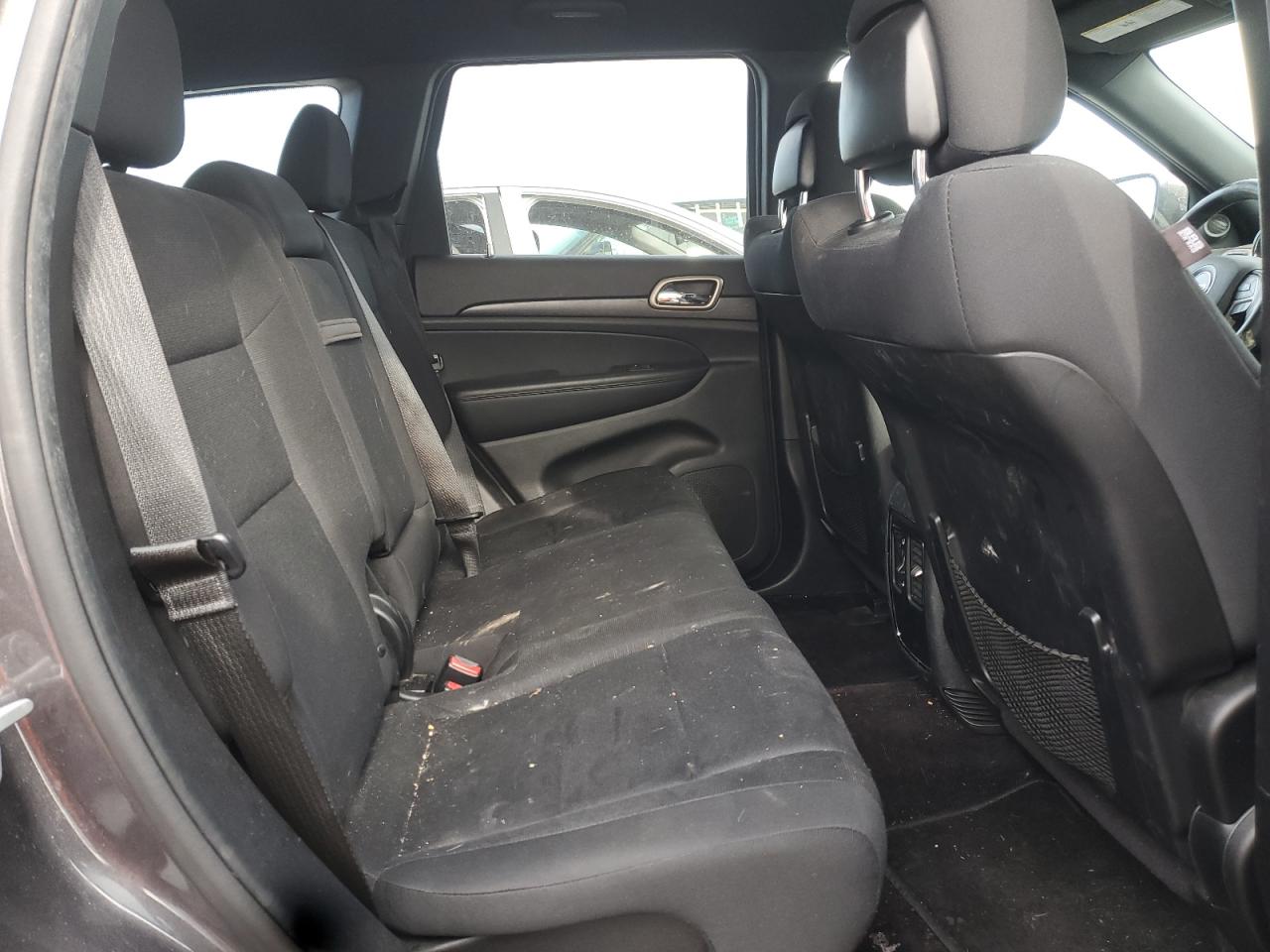 2015 Jeep Grand Cherokee - Image 10