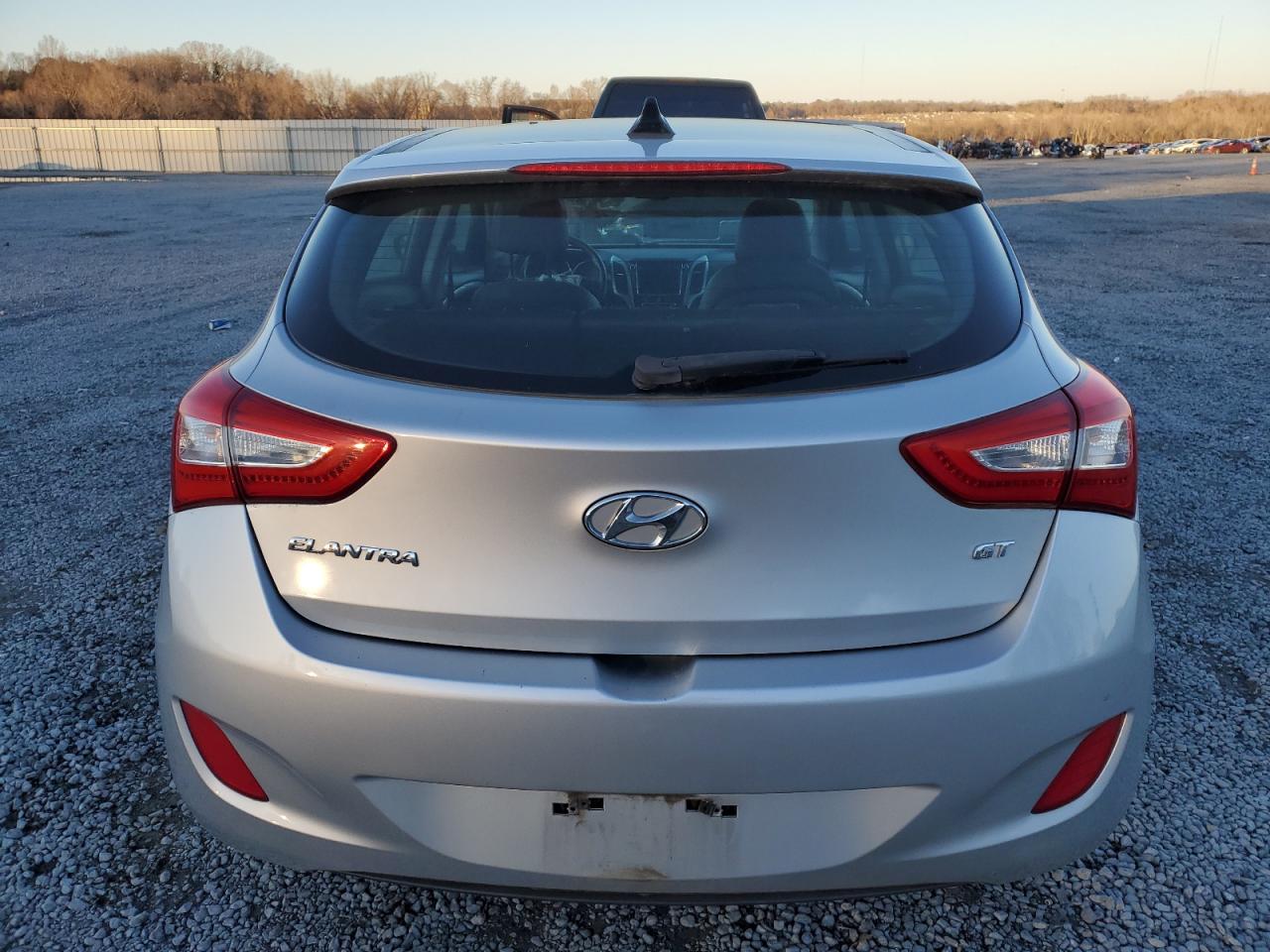 2014 Hyundai Elantra - Image 6