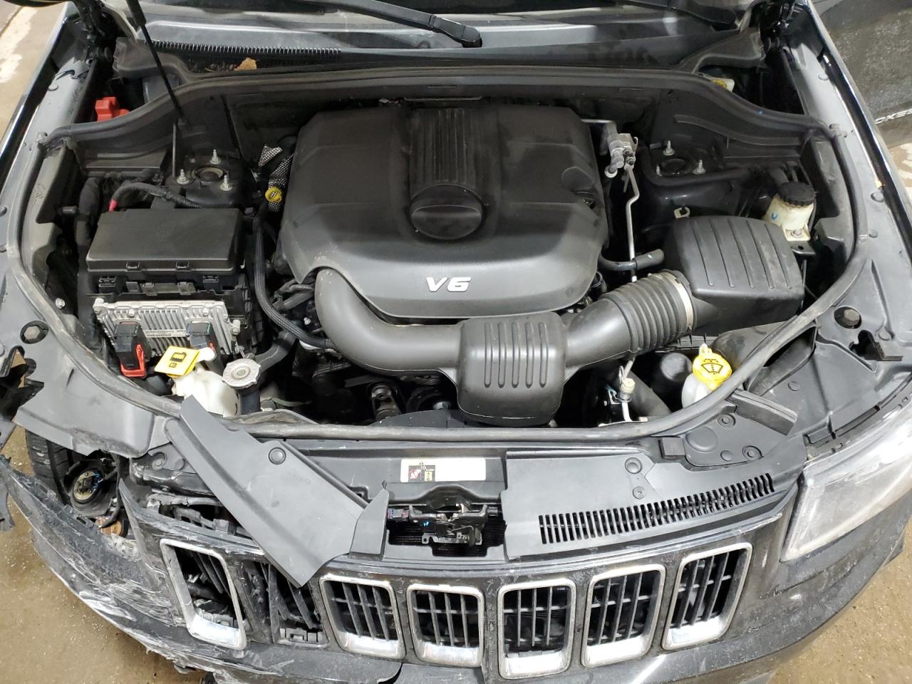 2015 Jeep Grand Cherokee - Image 14