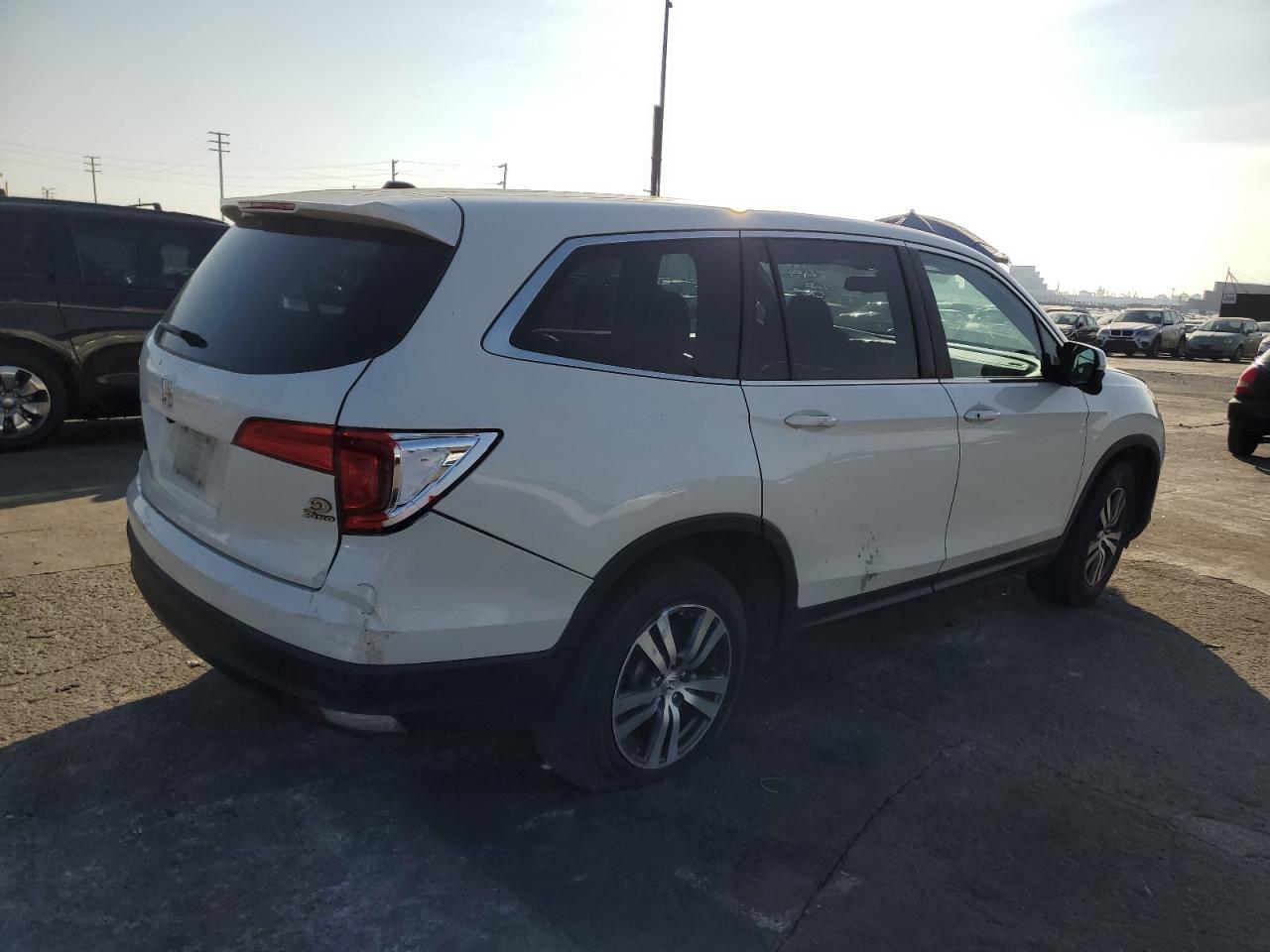 2017 Honda Pilot - Image 3