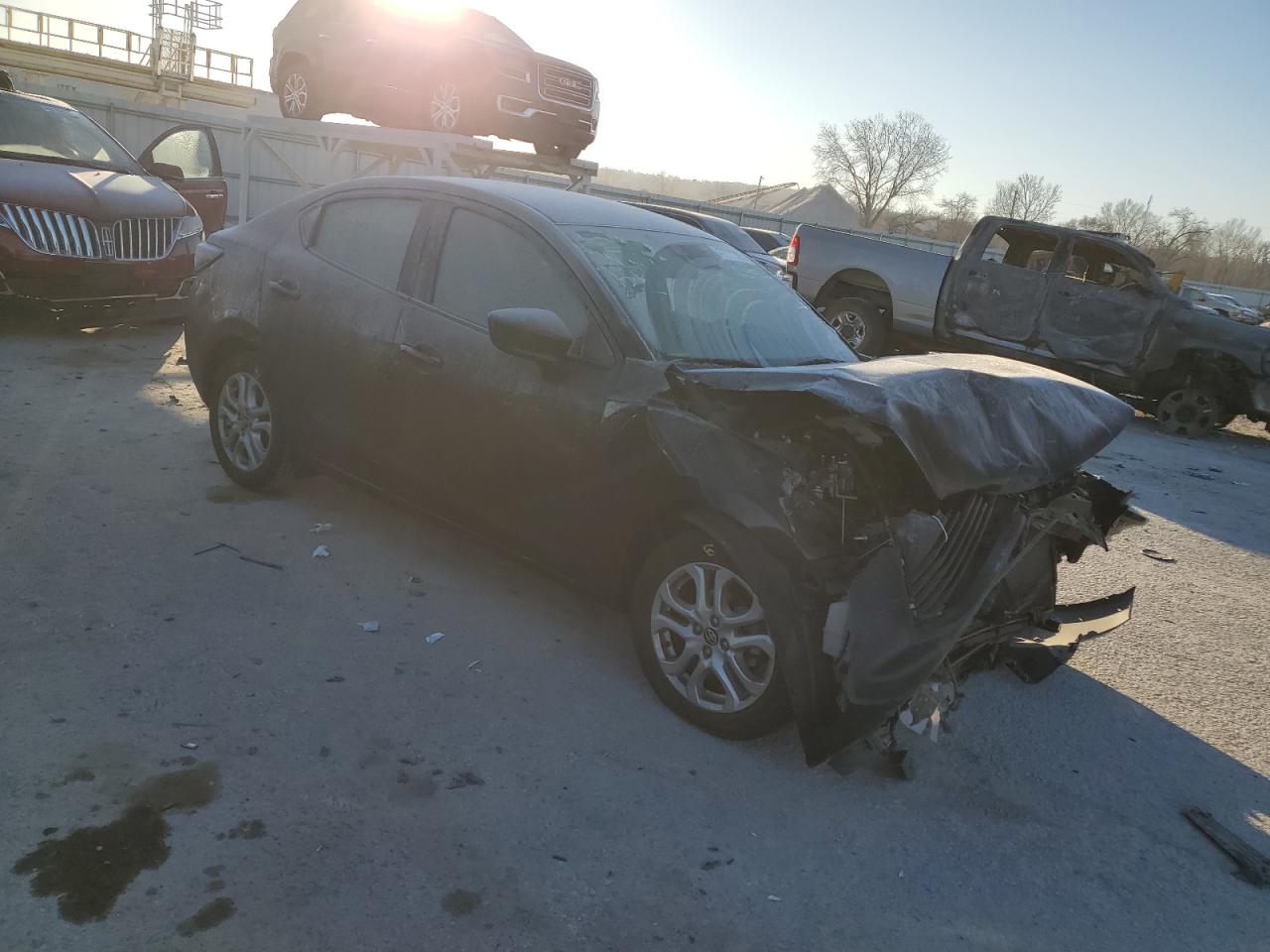 3MYDLBYV3HY174068 TOYOTA YARIS 2017
