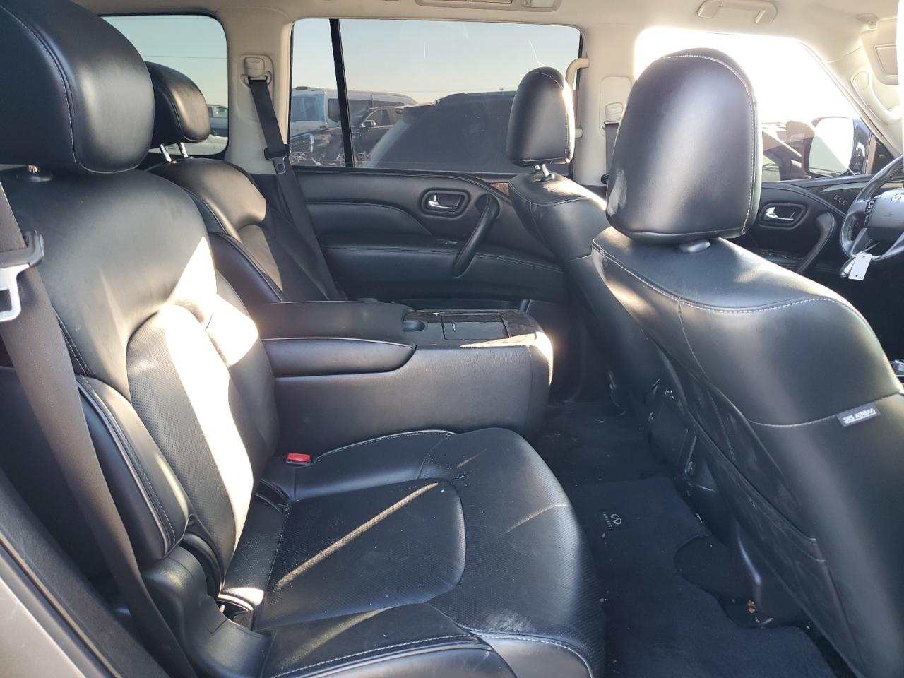 2020 Infiniti QX80 - Image 11