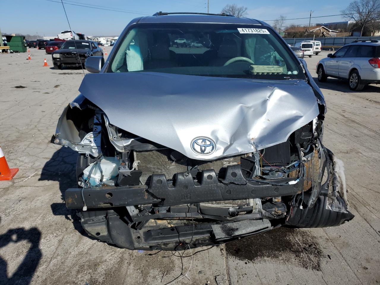 2014 Toyota Sienna - Image 5