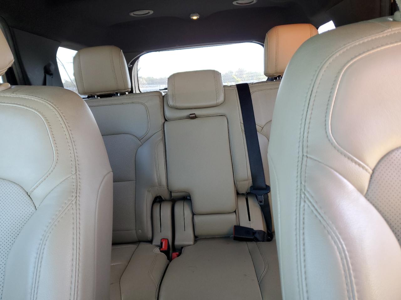 2016 Ford Explorer - Image 10