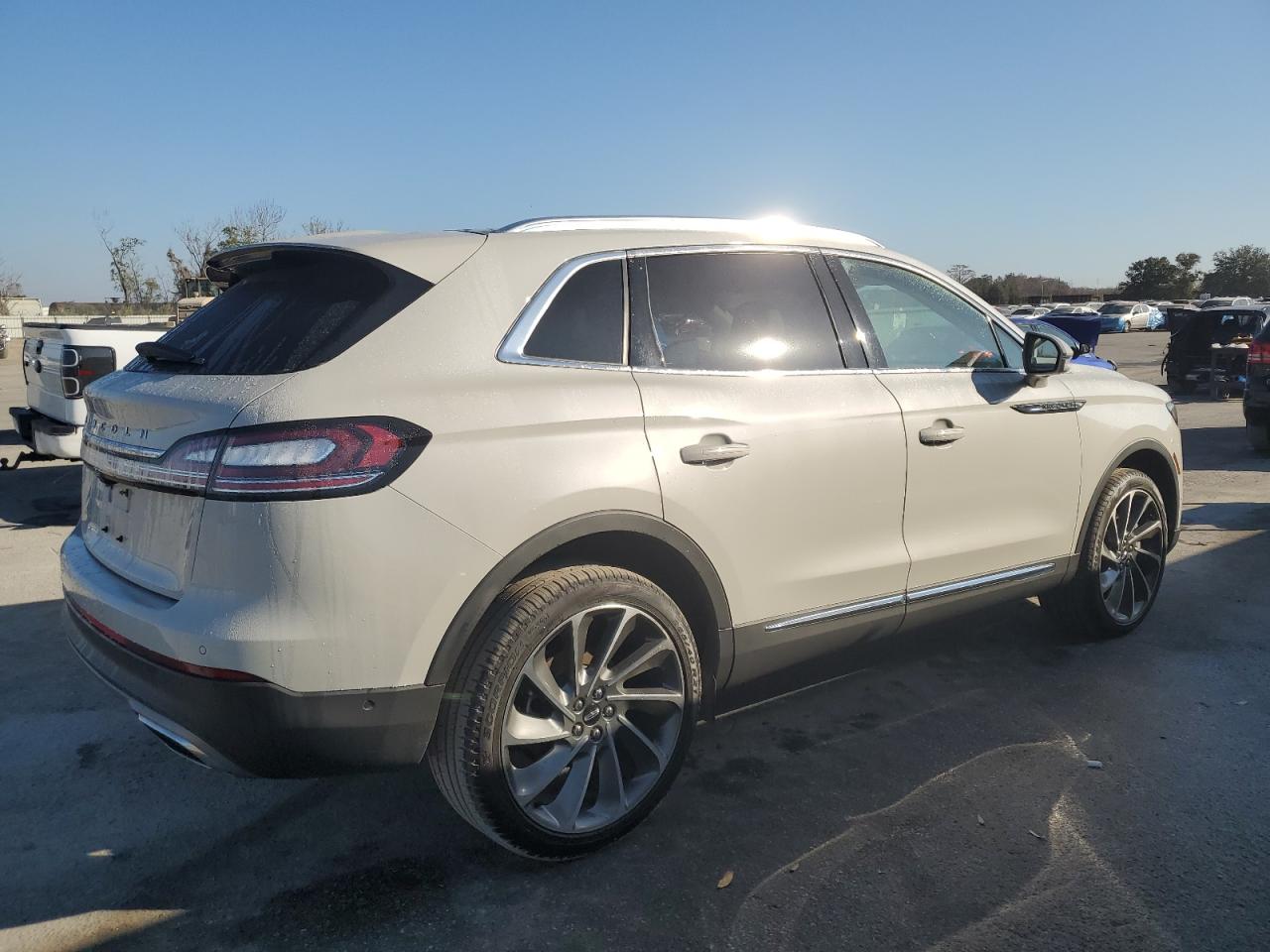 2022 Lincoln Nautilus - Image 3