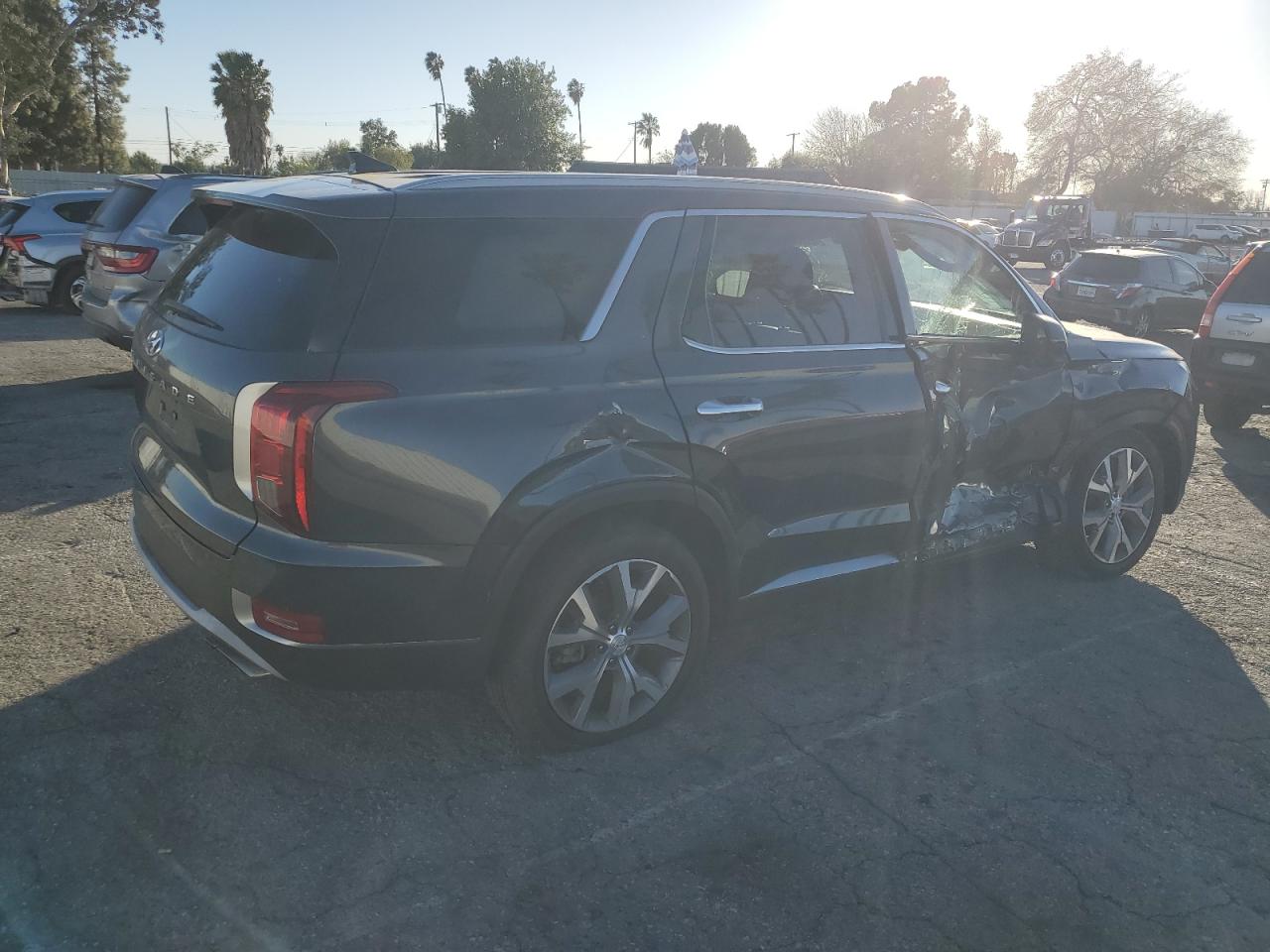 2020 Hyundai Palisade - Image 3