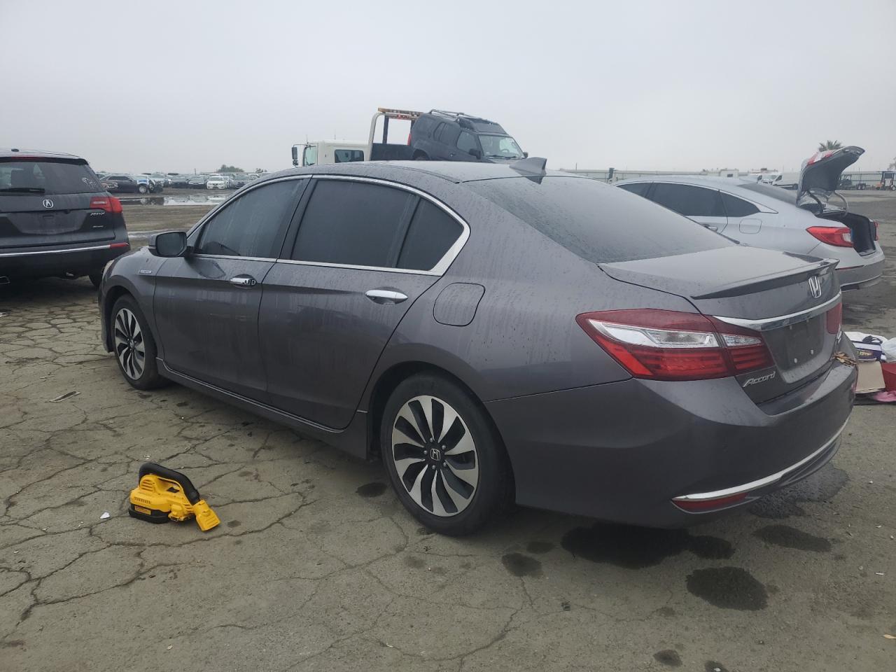 JHMCR6F78HC025361 HONDA ACCORD 2017