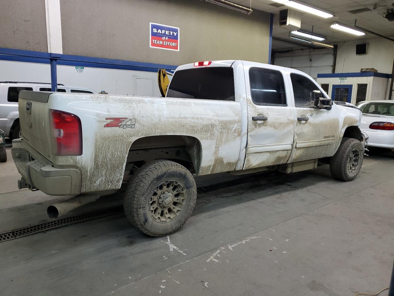 2012 Chevrolet Silverado - Image 3