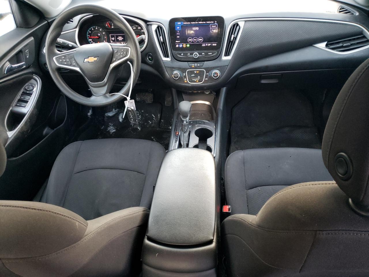 2022 Chevrolet Malibu - Image 8