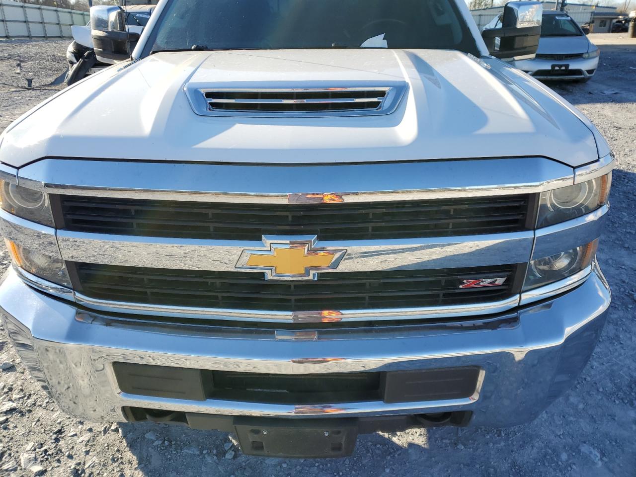 2017 Chevrolet Silverado - Image 11