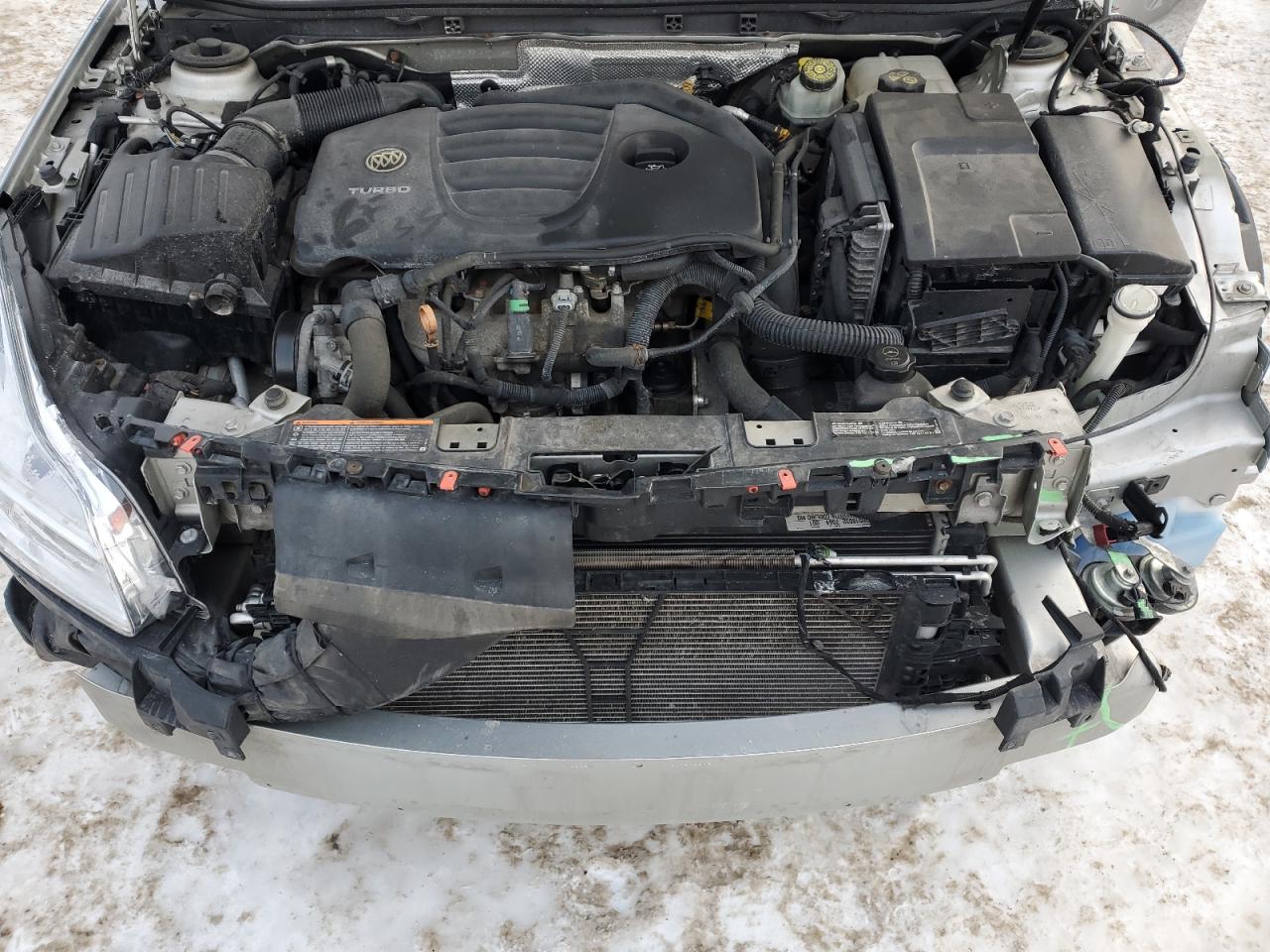 2011 Buick Regal - Image 11