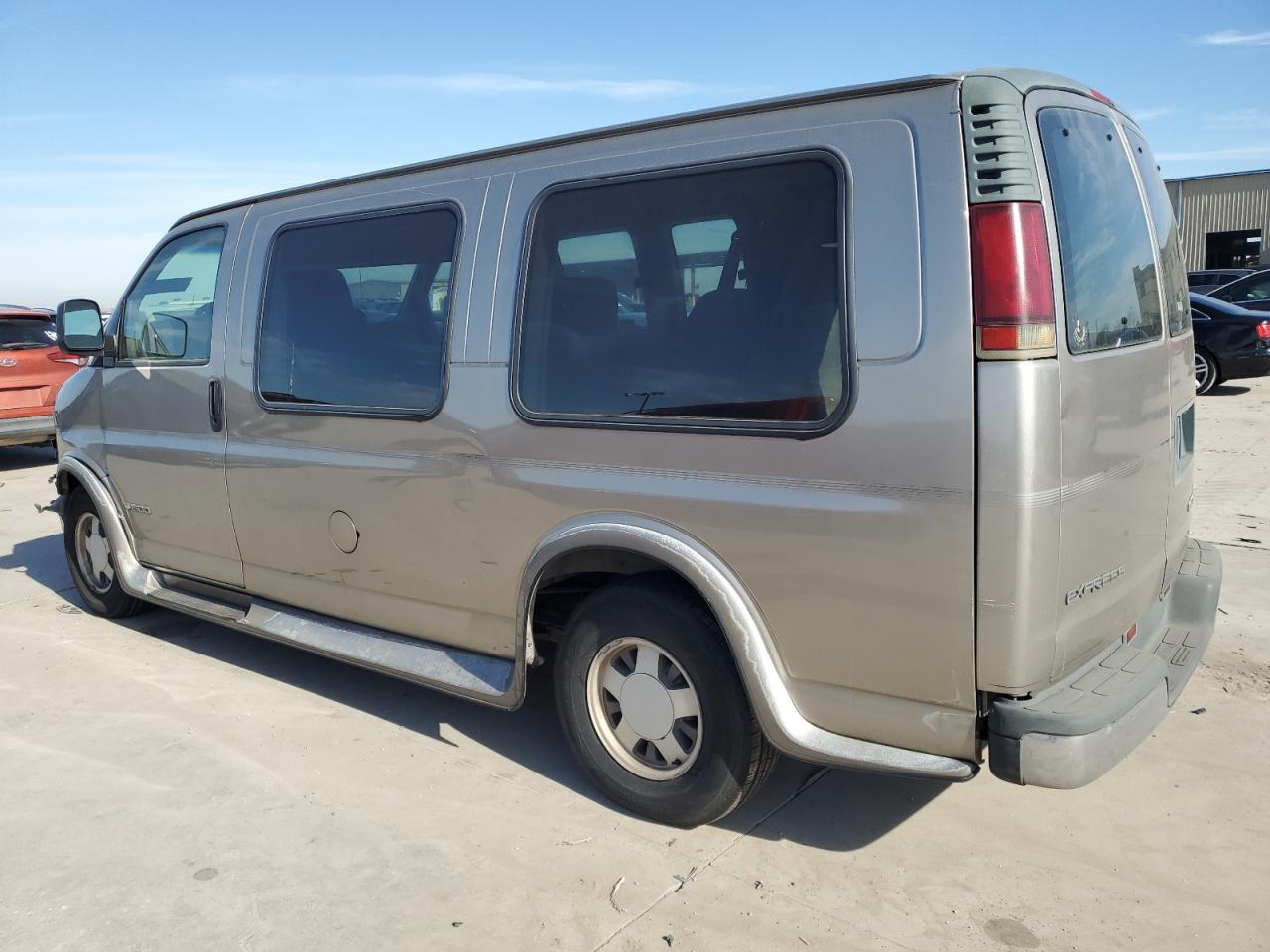 2001 Chevrolet Express - Image 2