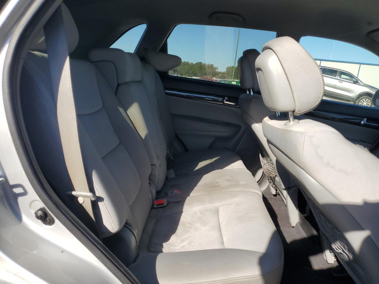 2011 Kia Sorento - Image 11