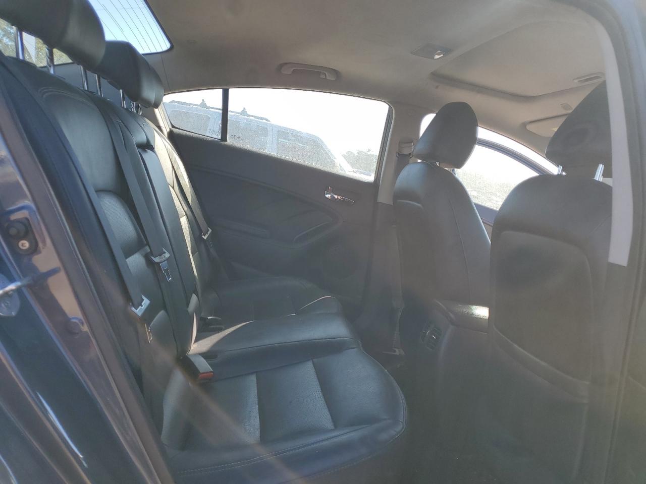2016 Kia Forte - Image 10
