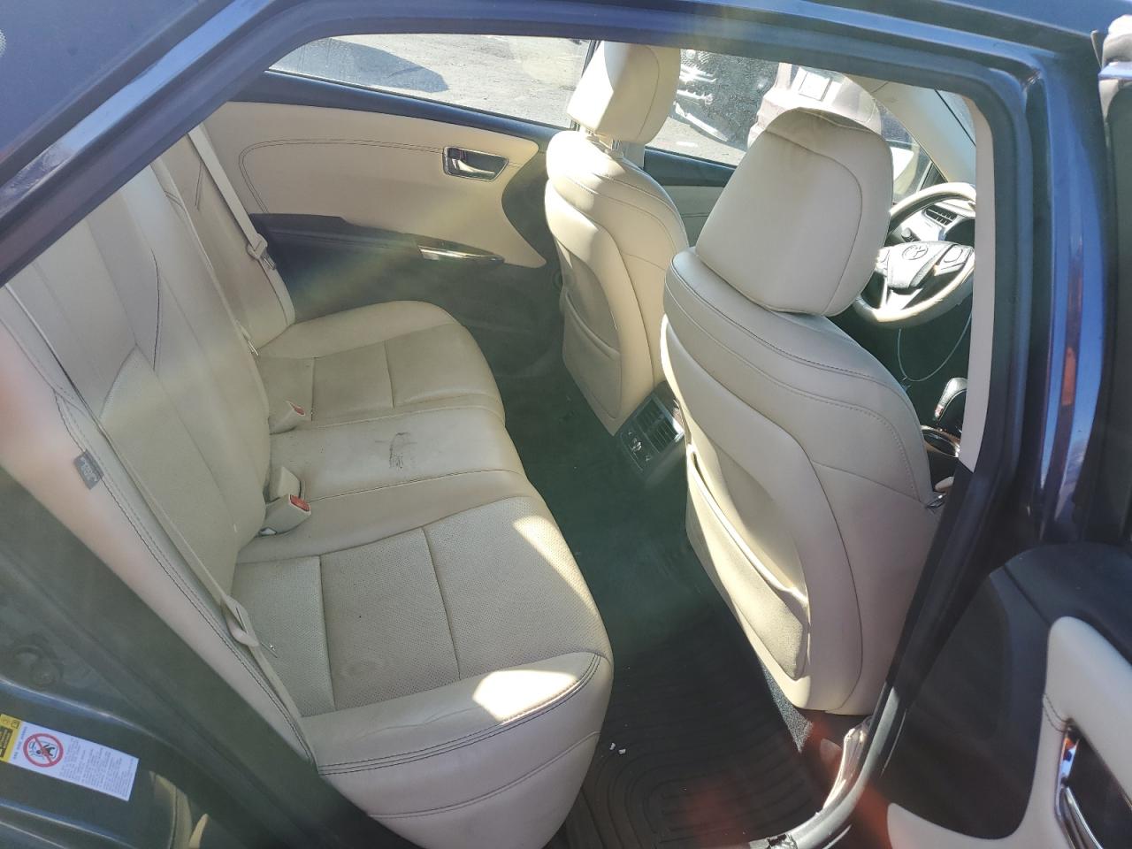 2014 Toyota Avalon - Image 10