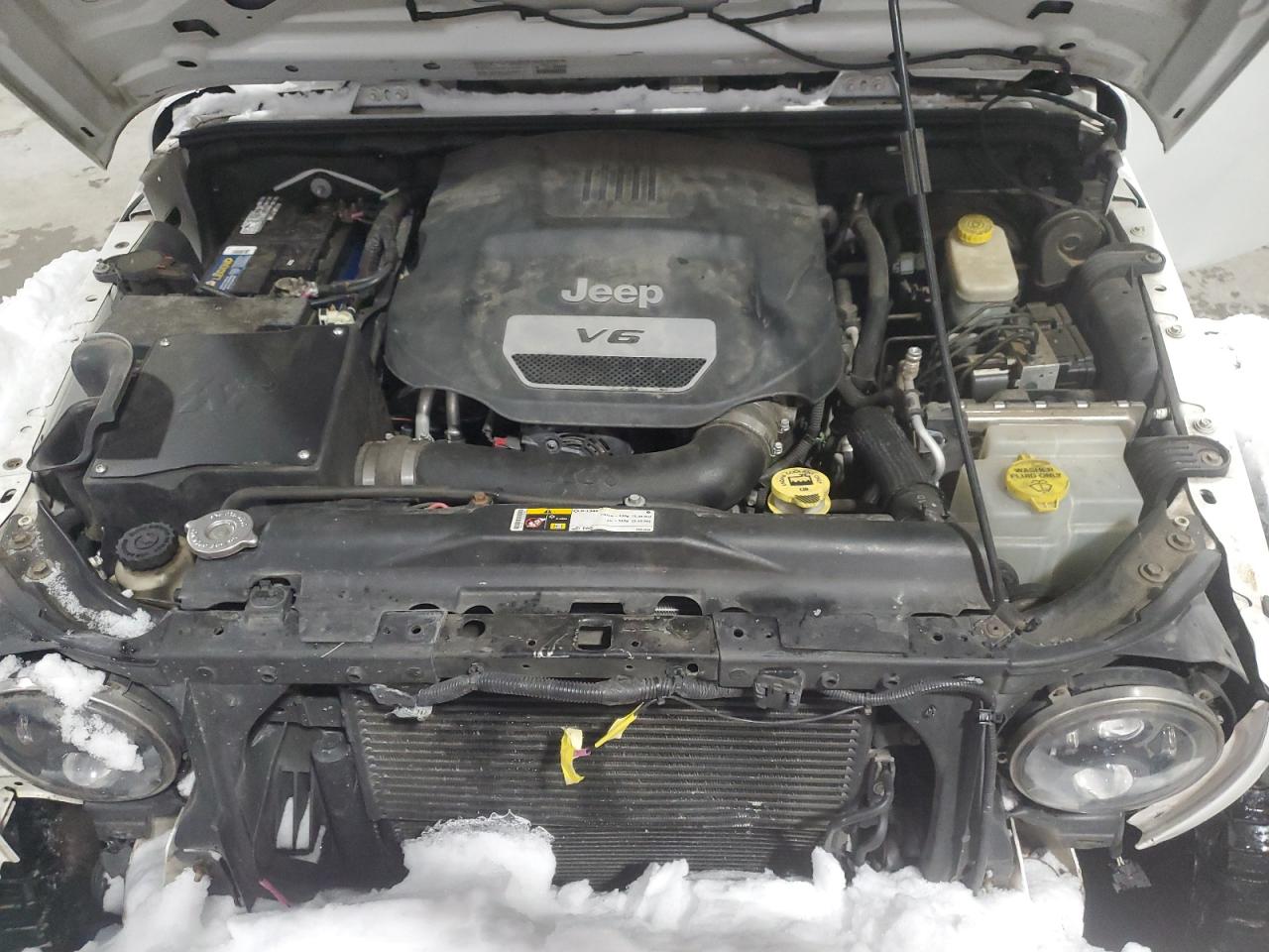 2014 Jeep Wrangler - Image 12