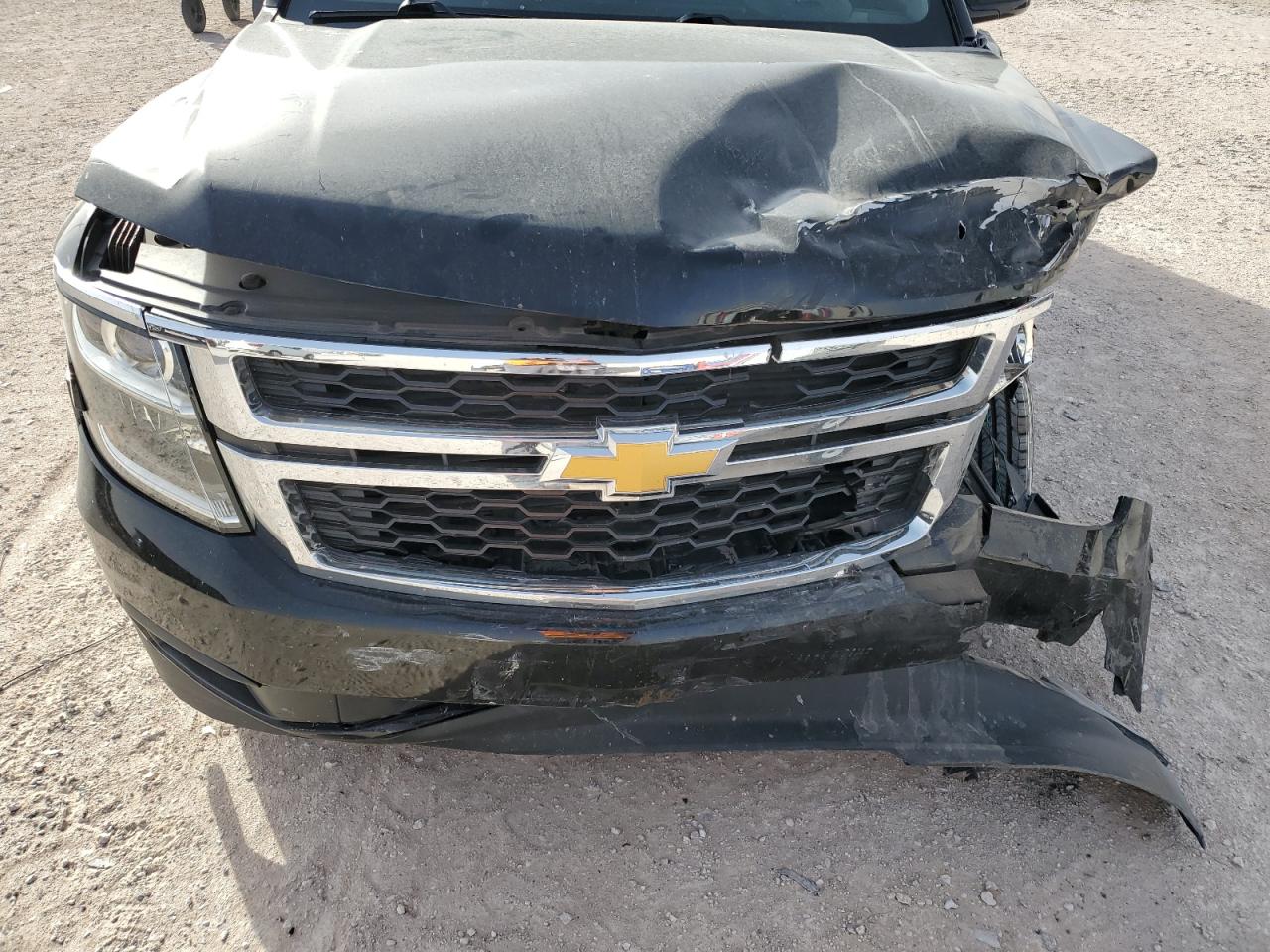 2017 Chevrolet Suburban - Image 13