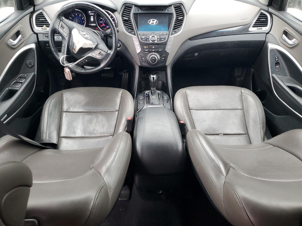 2014 Hyundai Santa Fe - Image 8