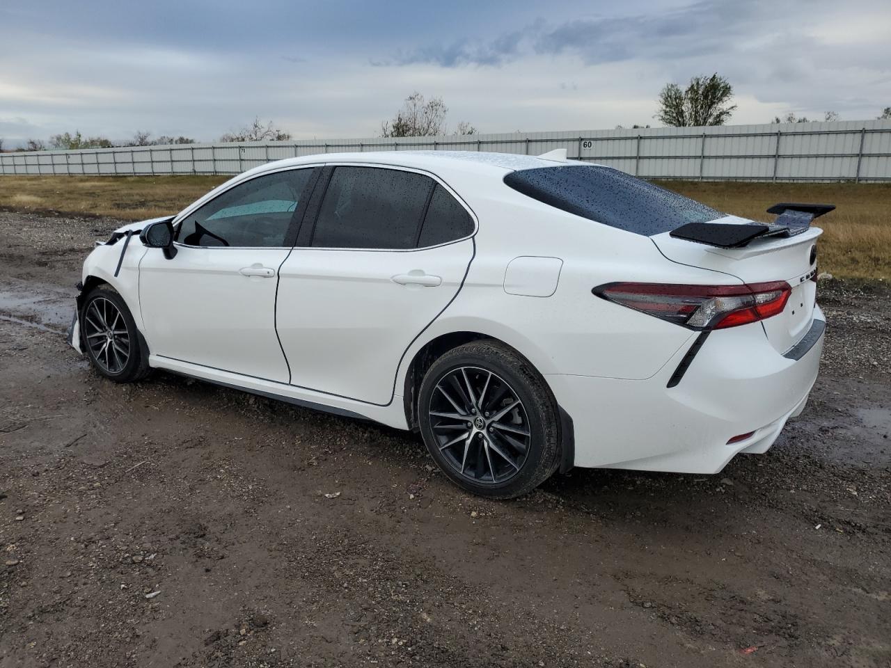 4T1G11AK1RU257249 TOYOTA CAMRY 2024