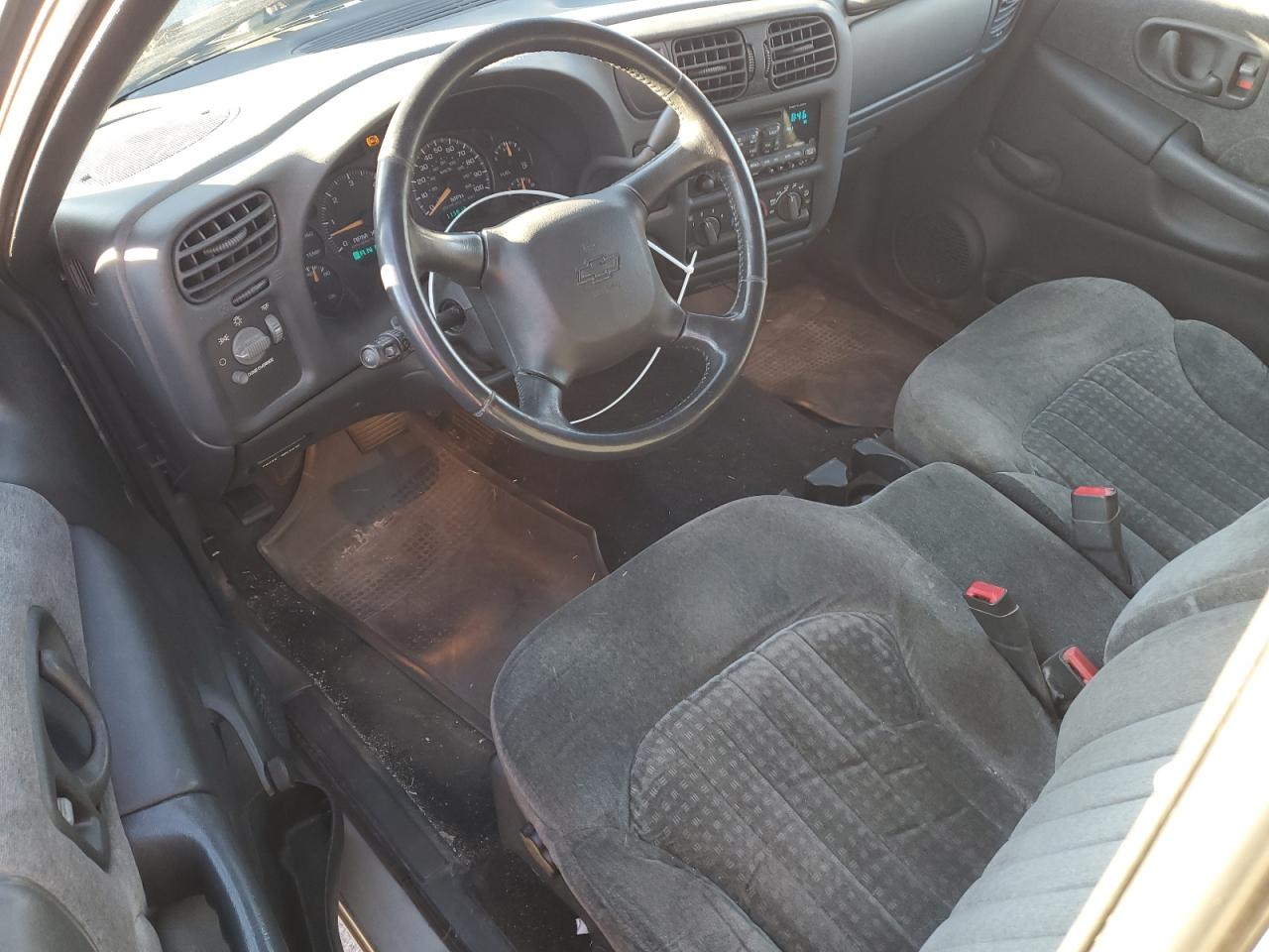 2002 Chevrolet S-10 Pickup - Image 8