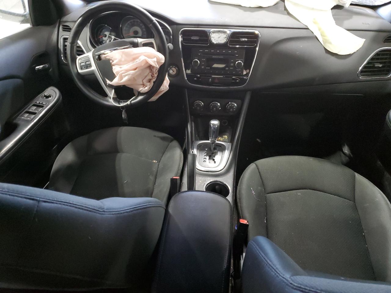 2012 Chrysler 200 - Image 8