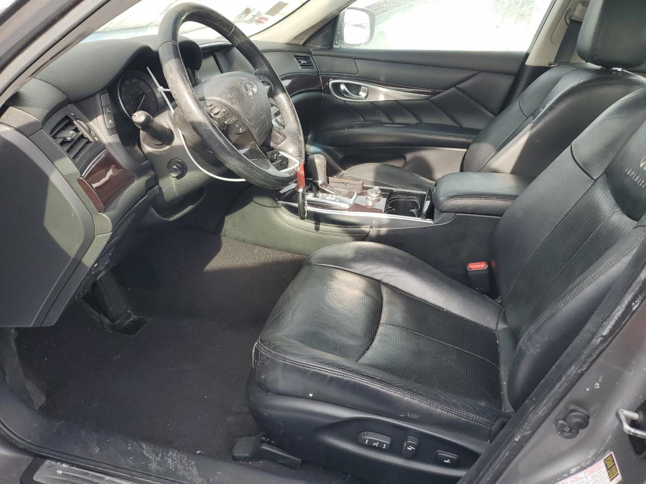 2011 Infiniti M - Image 7