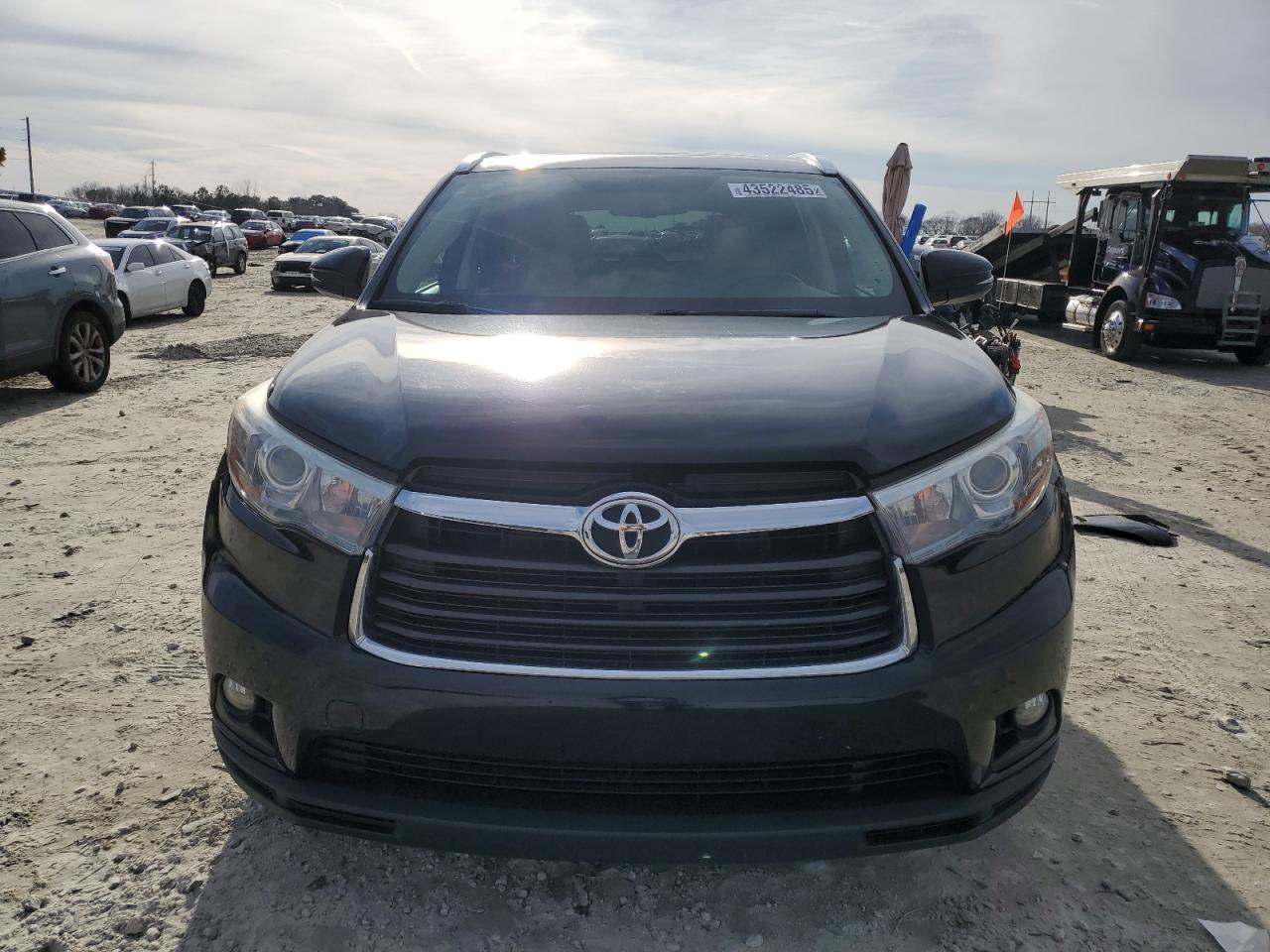 2016 Toyota Highlander - Image 5