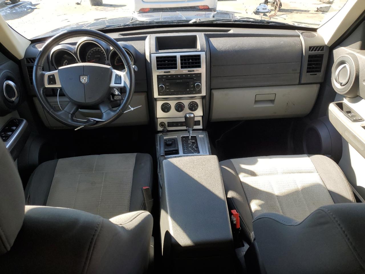 2008 Dodge Nitro - Image 8