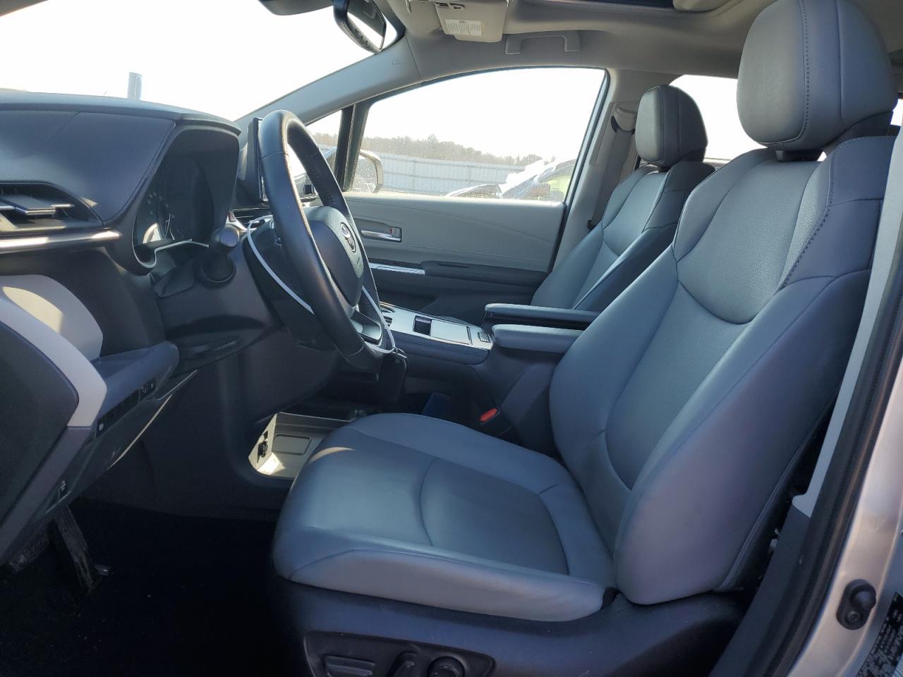 5TDYRKEC8NS127557 TOYOTA All Models 2022