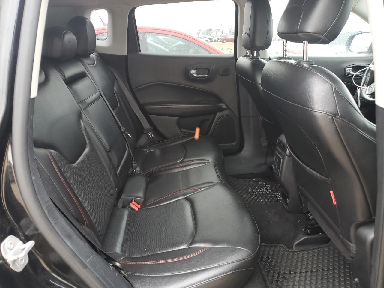 2018 Jeep Compass - Image 11