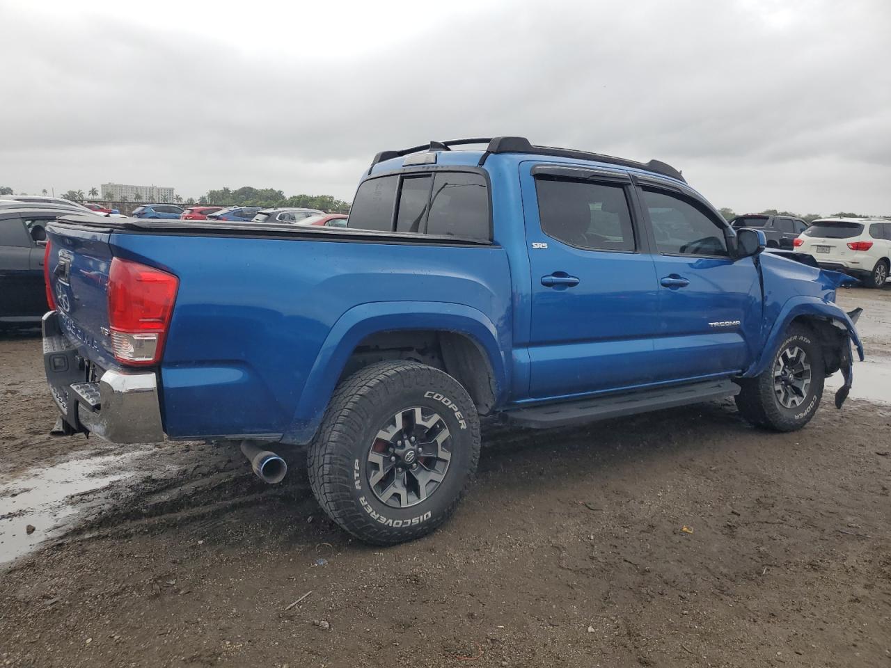 2017 Toyota Tacoma - Image 3