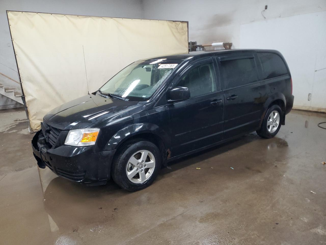 2010 Dodge Caravan - Image 1