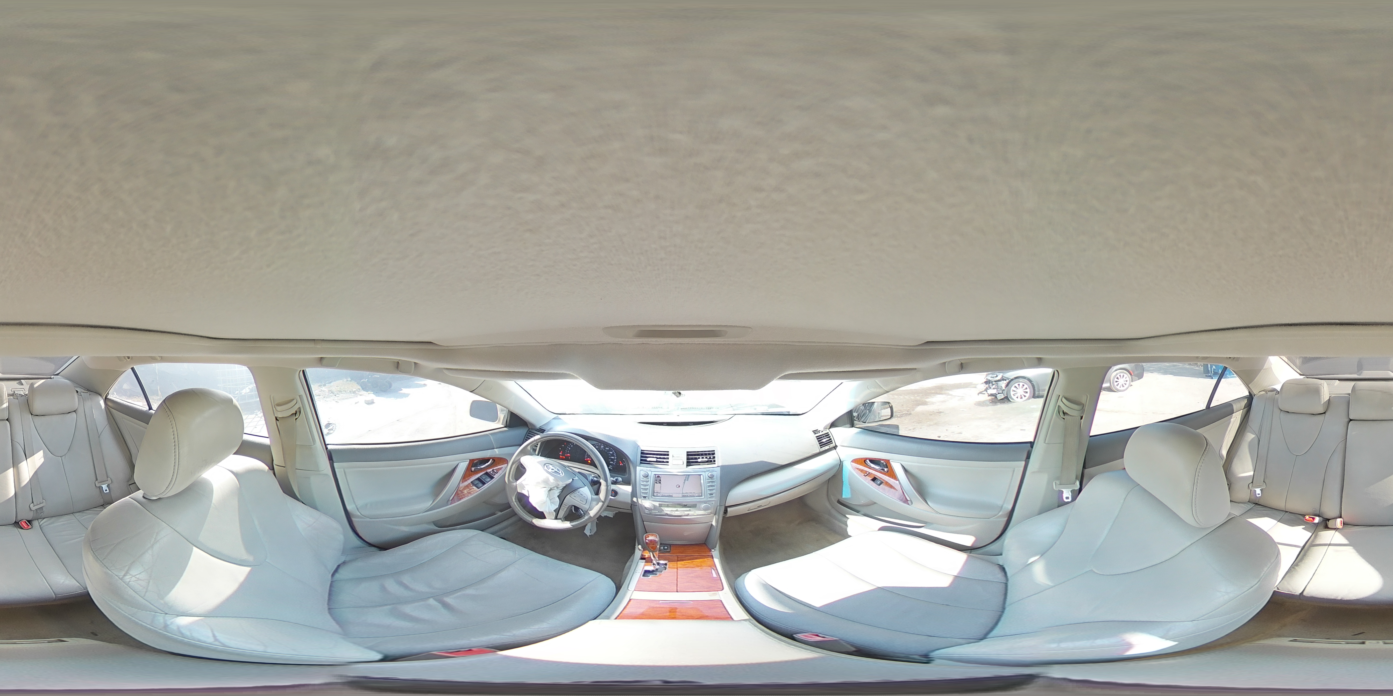 2010 Toyota Camry - Image 12