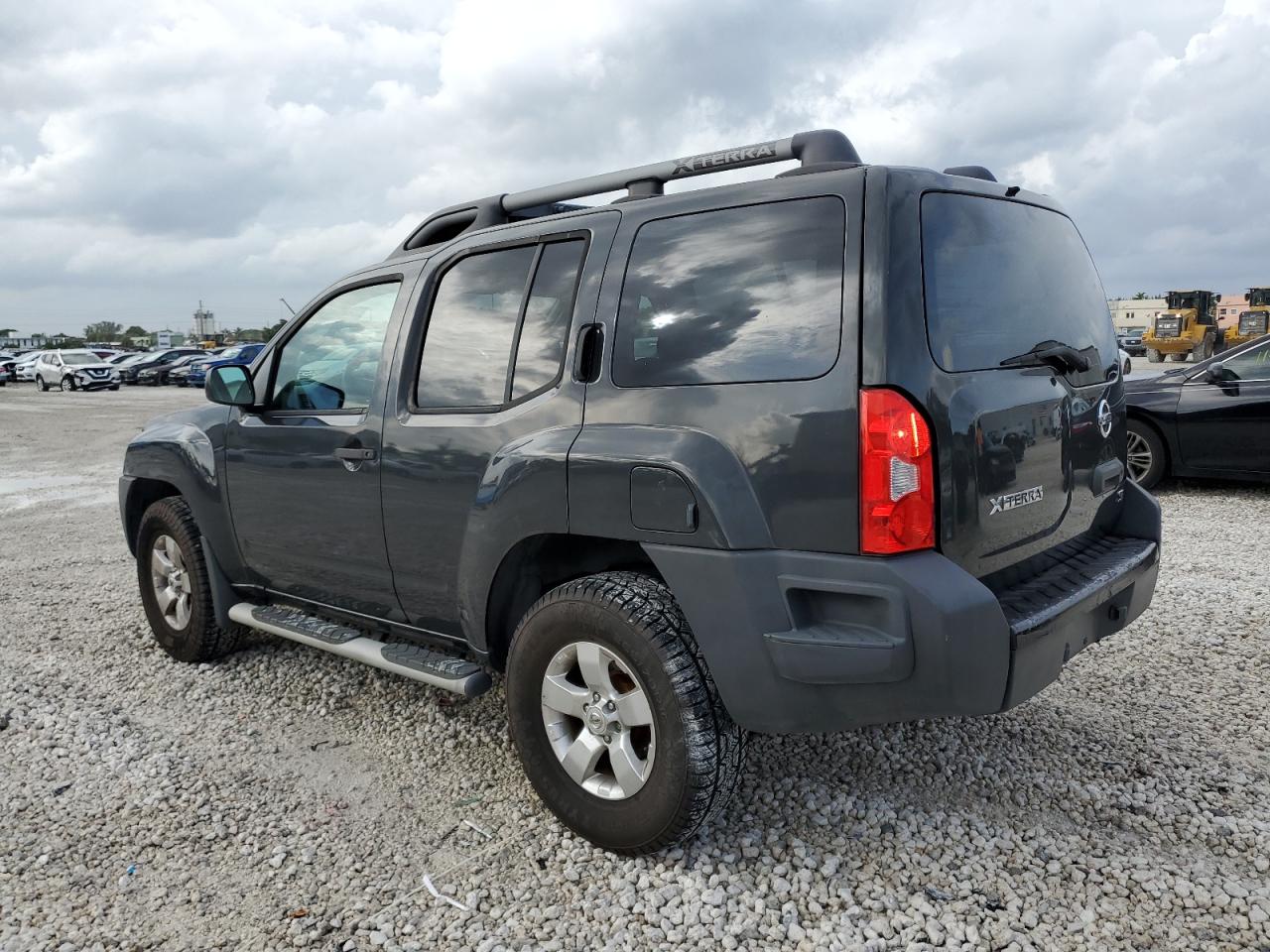 2010 Nissan XTerra - Image 2