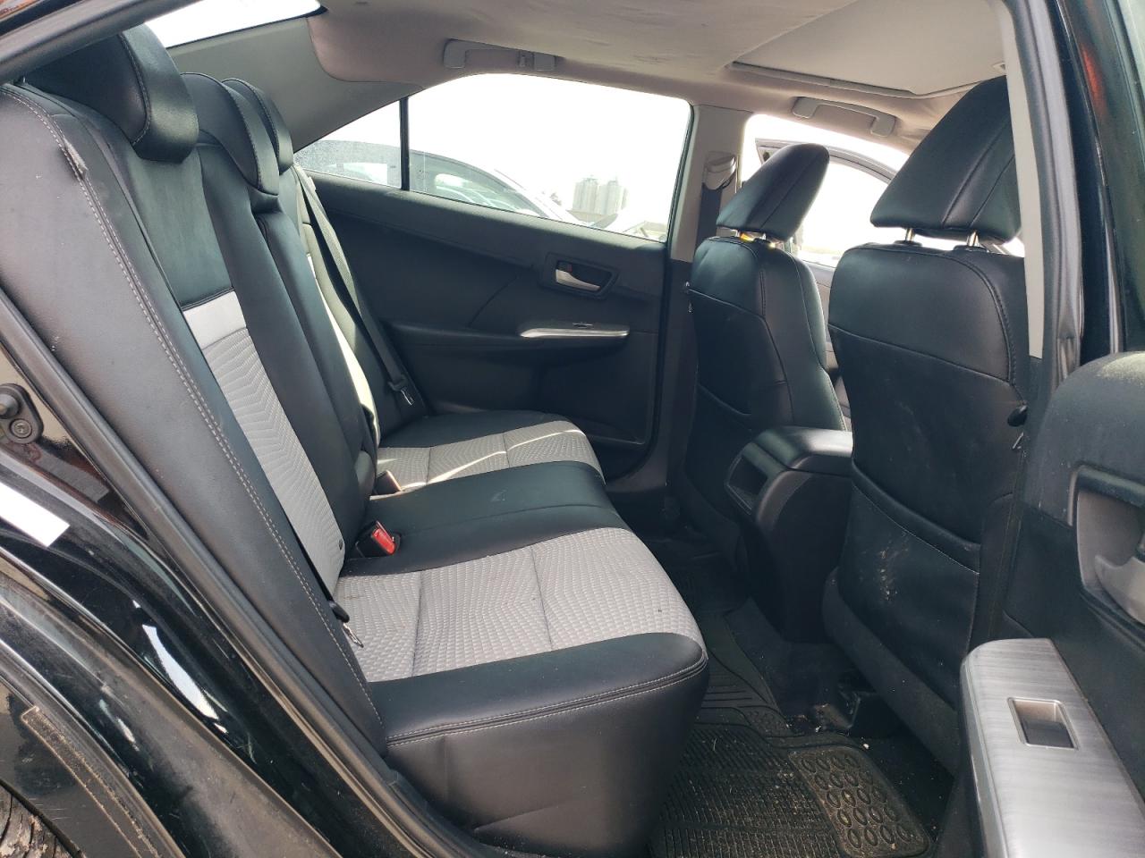 2014 Toyota Camry - Image 10