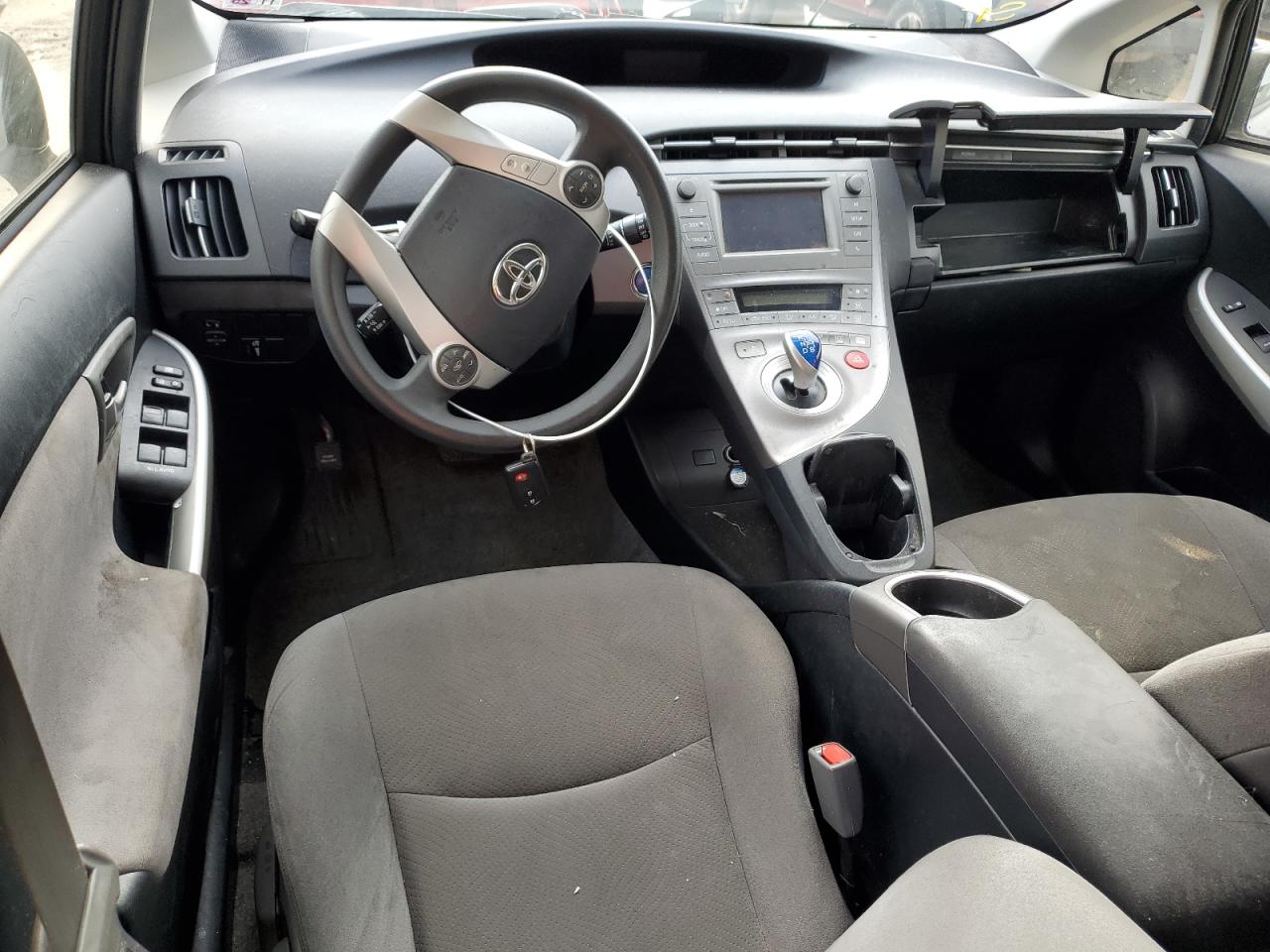 2015 Toyota Prius - Image 8