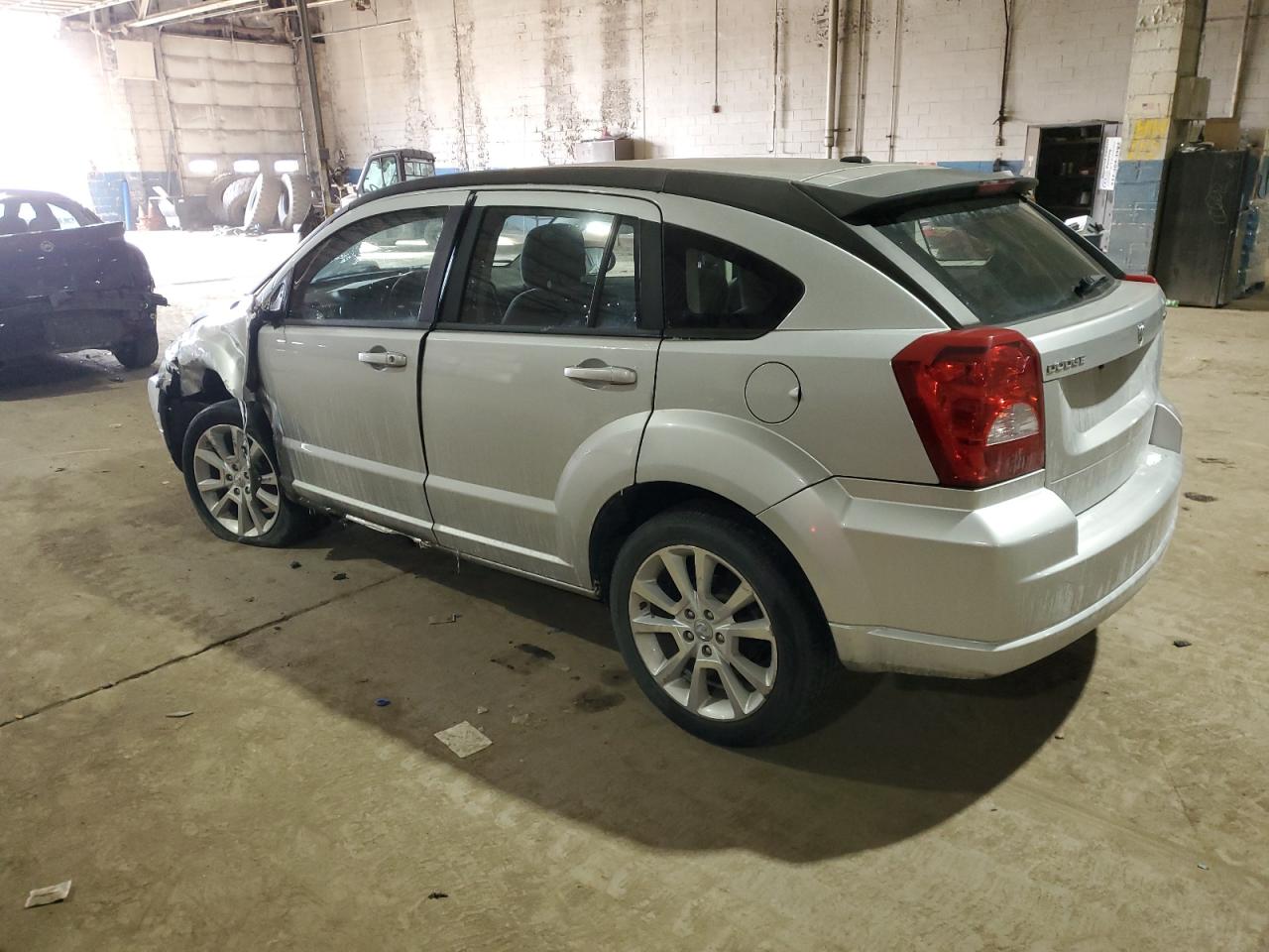 2011 Dodge Caliber - Image 2
