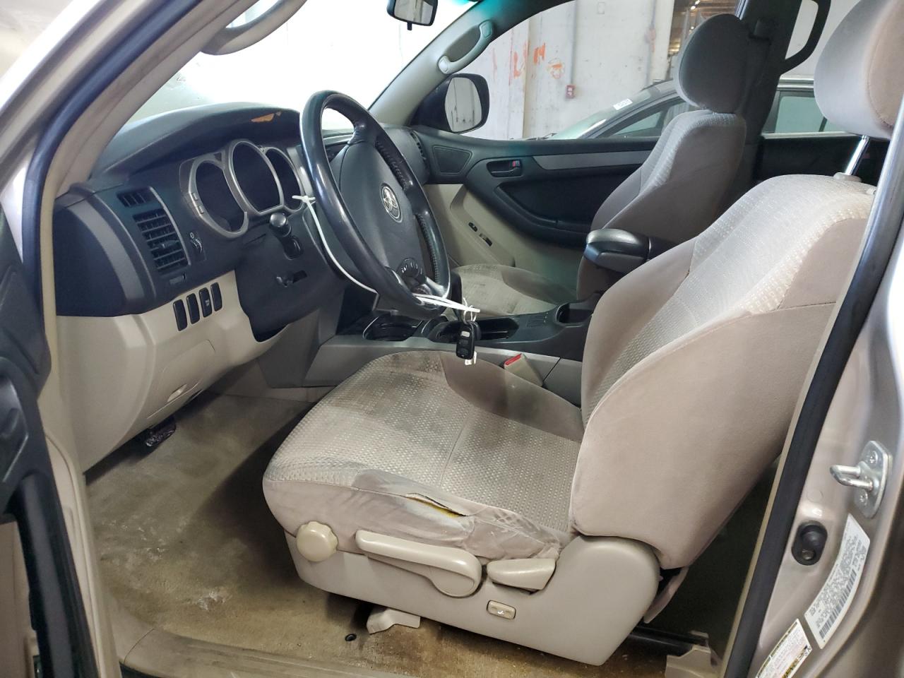 2004 Toyota 4Runner - Image 7
