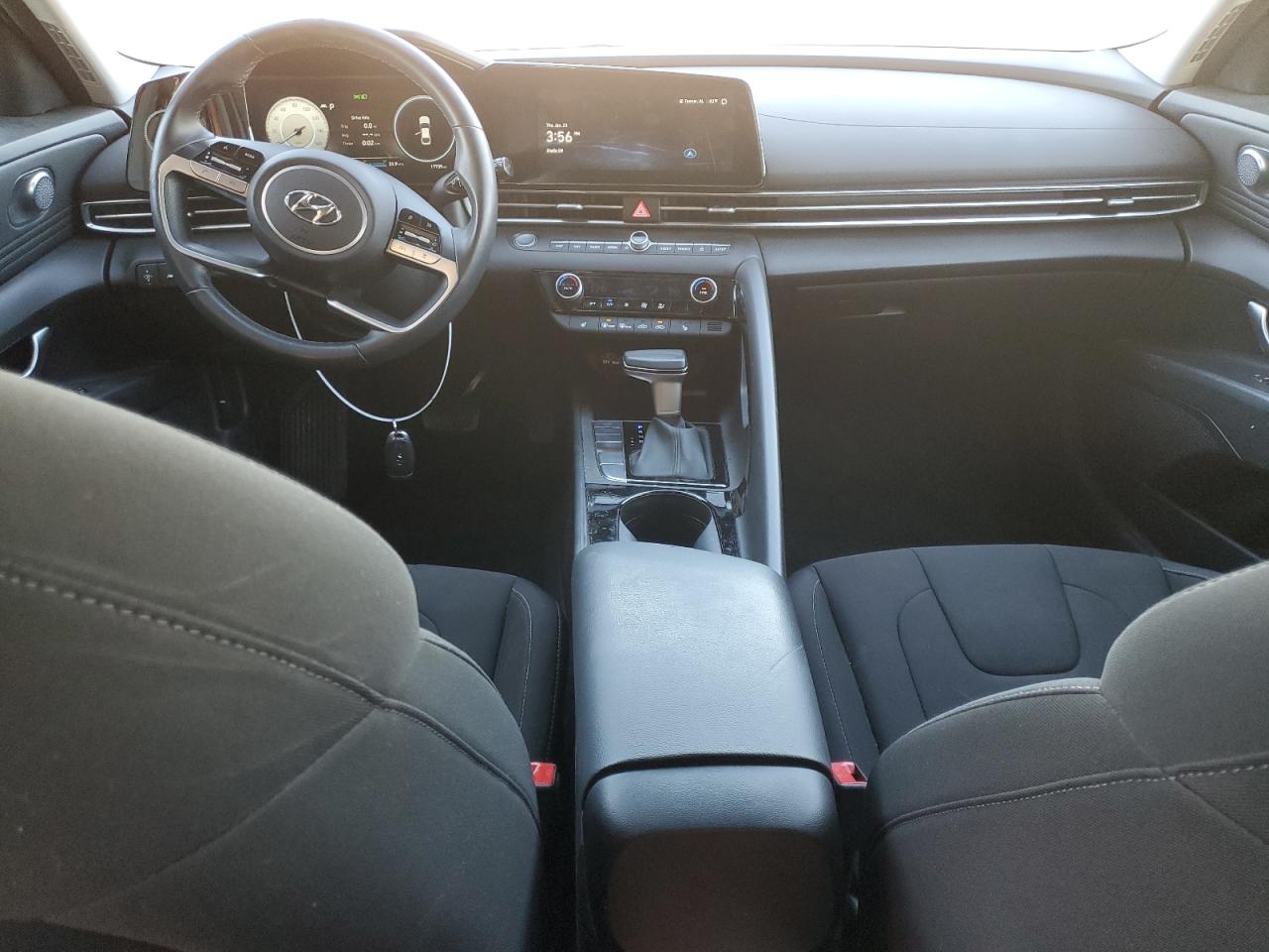 2023 Hyundai Elantra - Image 8