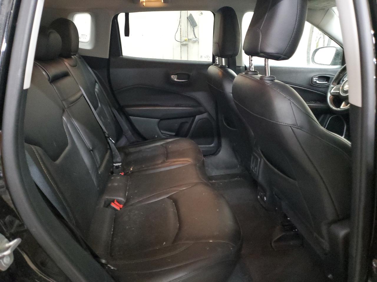 2018 Jeep Compass - Image 12