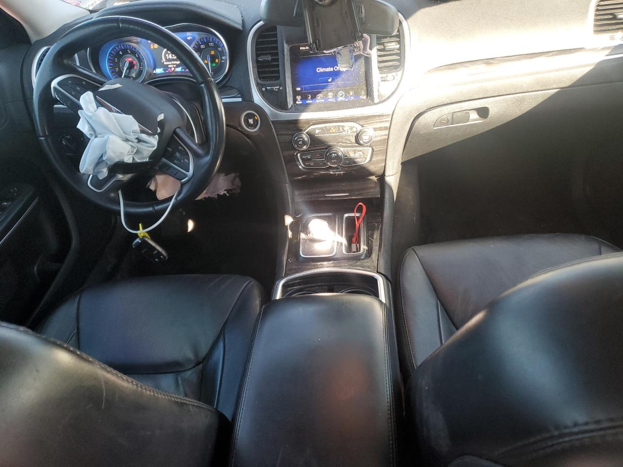 2015 Chrysler 300 - Image 8