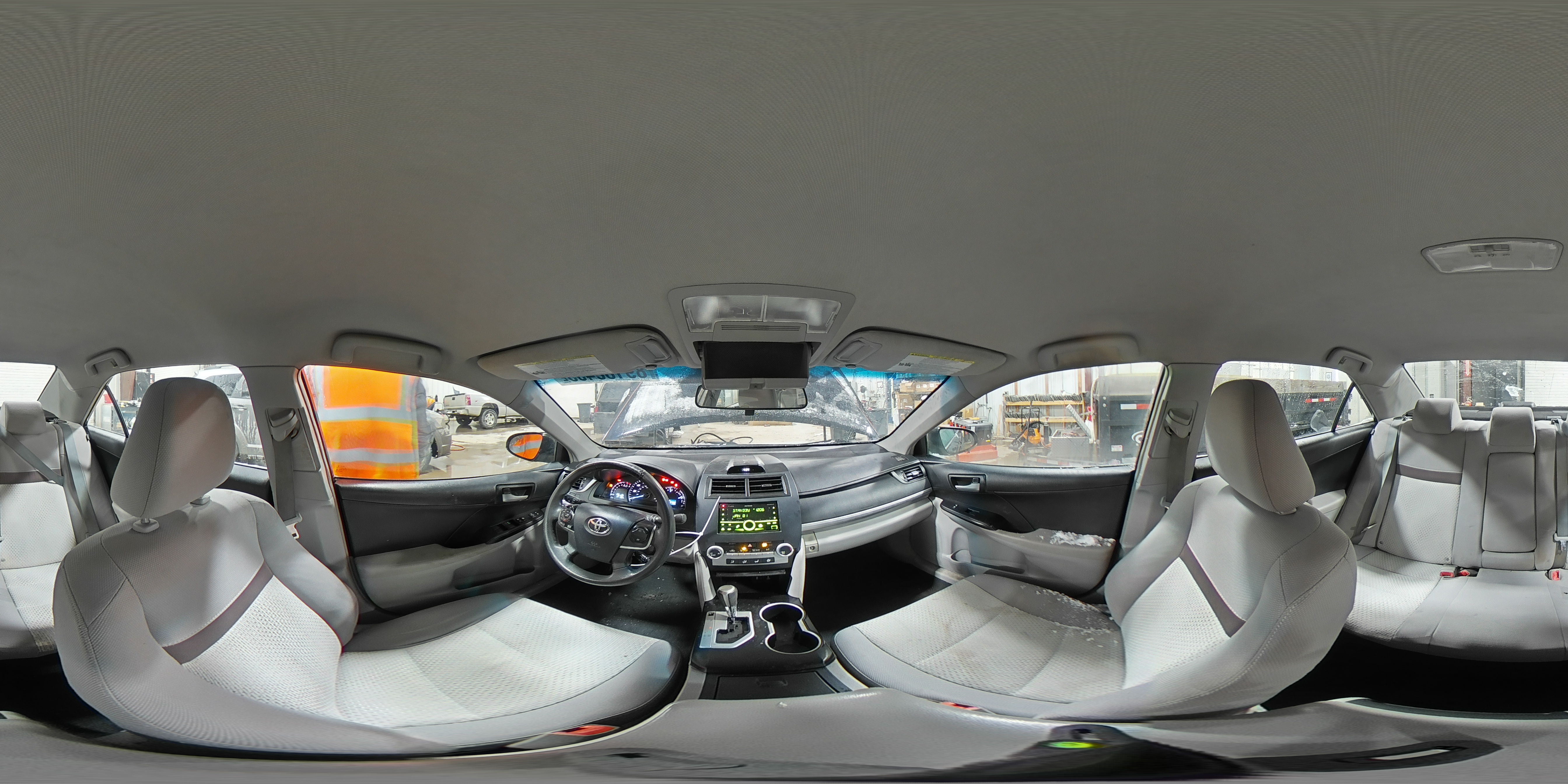 2013 Toyota Camry - Image 14