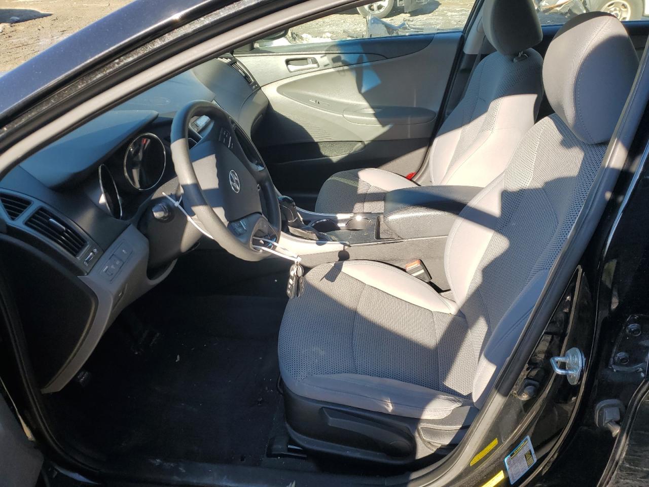 2011 Hyundai Sonata - Image 7