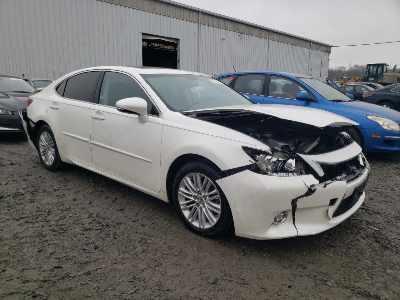 2014 Lexus ES - Image 4