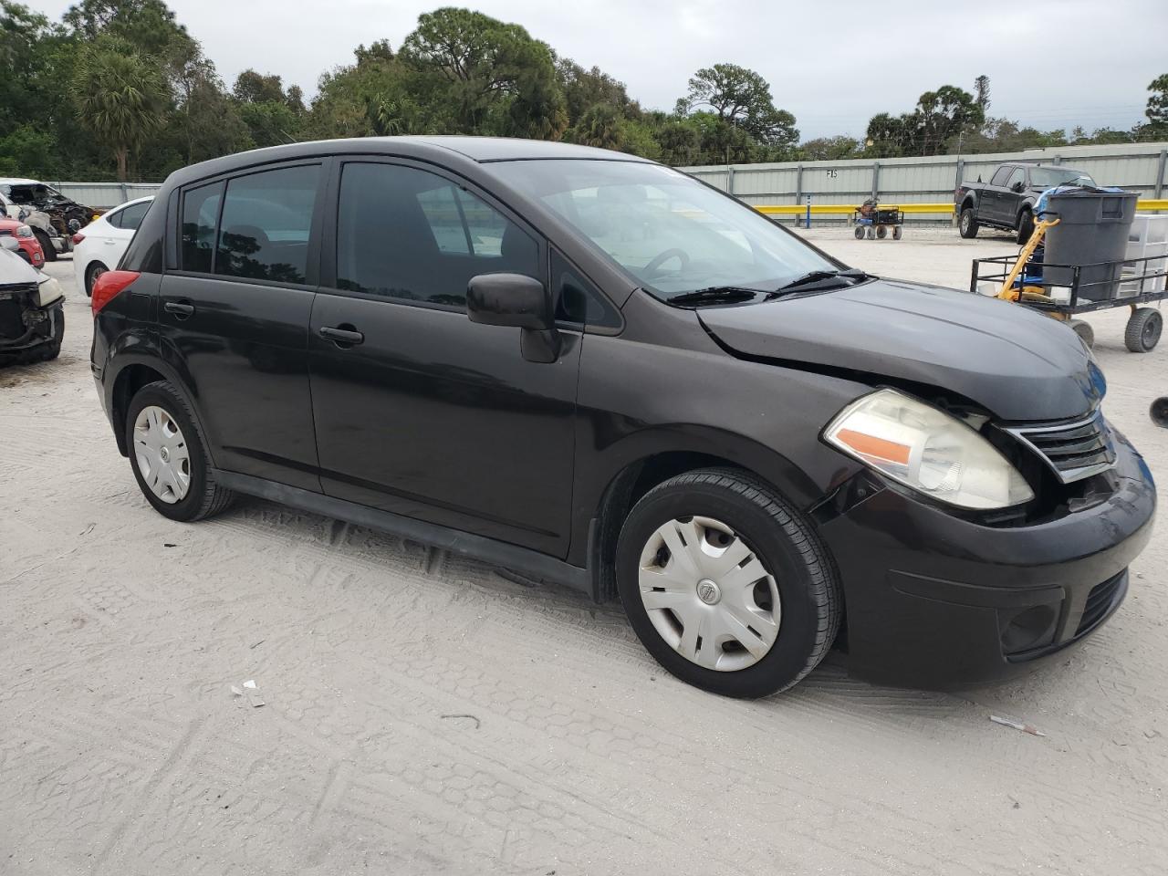 2010 Nissan Versa - Image 4