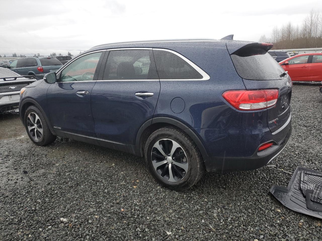 VIN 5XYPHDA55GG132796 2016 KIA SORENTO no.2