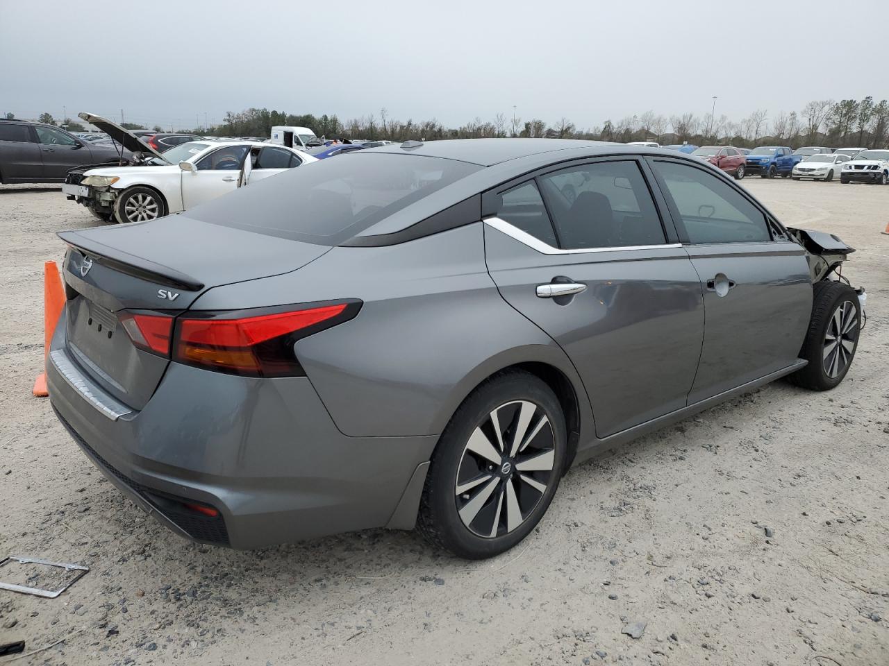 2021 Nissan Altima - Image 3